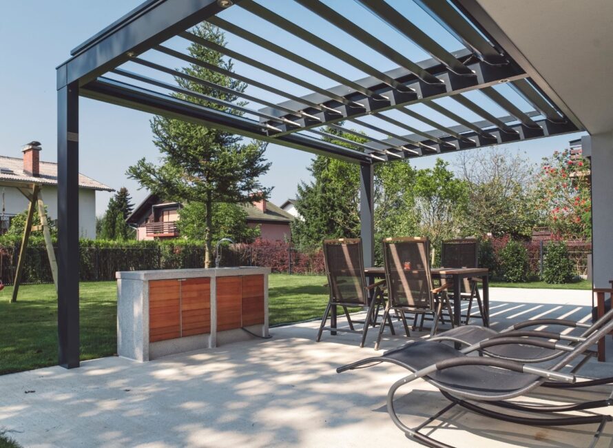 Pergola en aluminium marque Harol, posée par Atempora