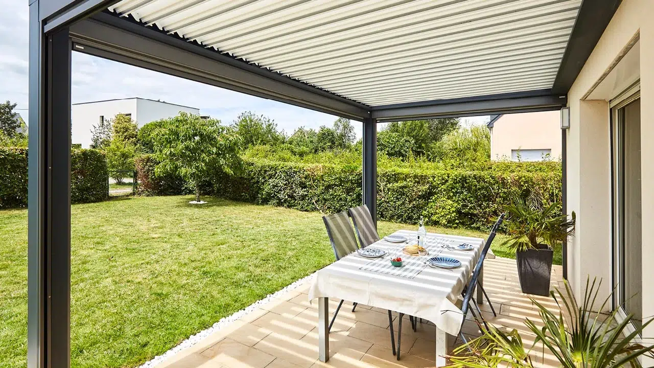 Installation pergolas à Nimes et dans le Gard 4