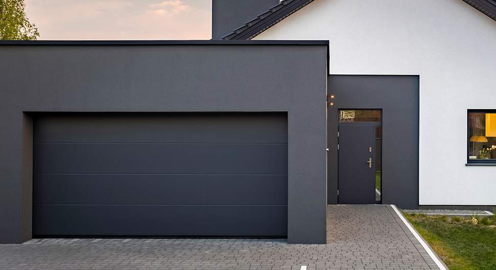 Rénovation de porte de garage à Nimes 3