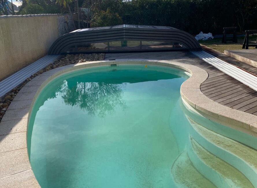 Abri de piscines dans le Gard 8